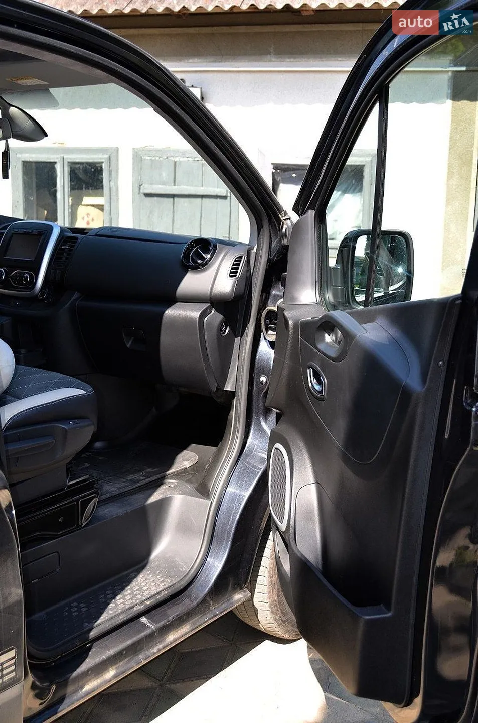 2021 Renault Trafic - мініатюра 8