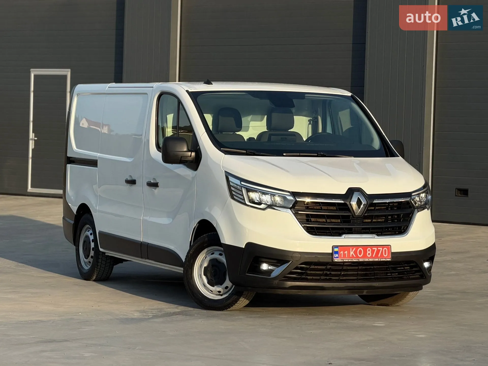 2022 Renault Trafic - мініатюра 2