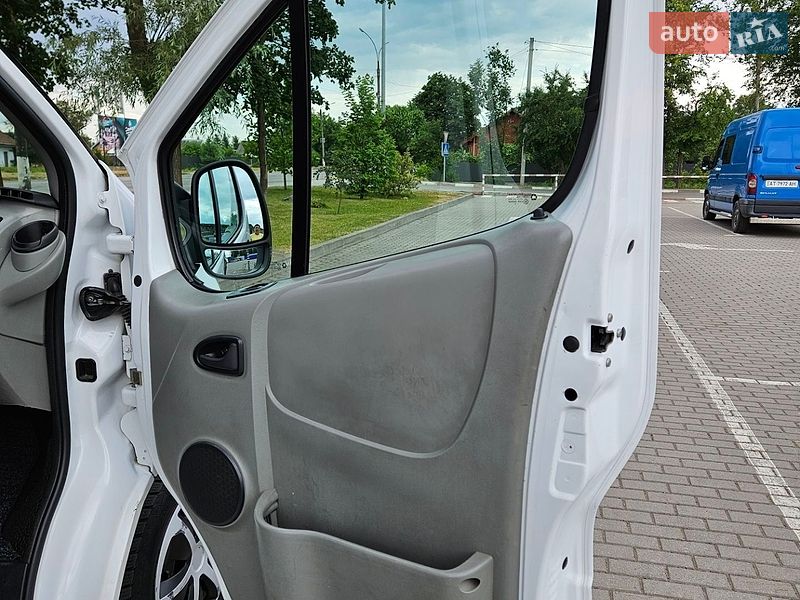 Мінівен Renault Trafic 2006 в Коломиї фото 7 Мінівен Renault Trafic 2006 в Коломиї