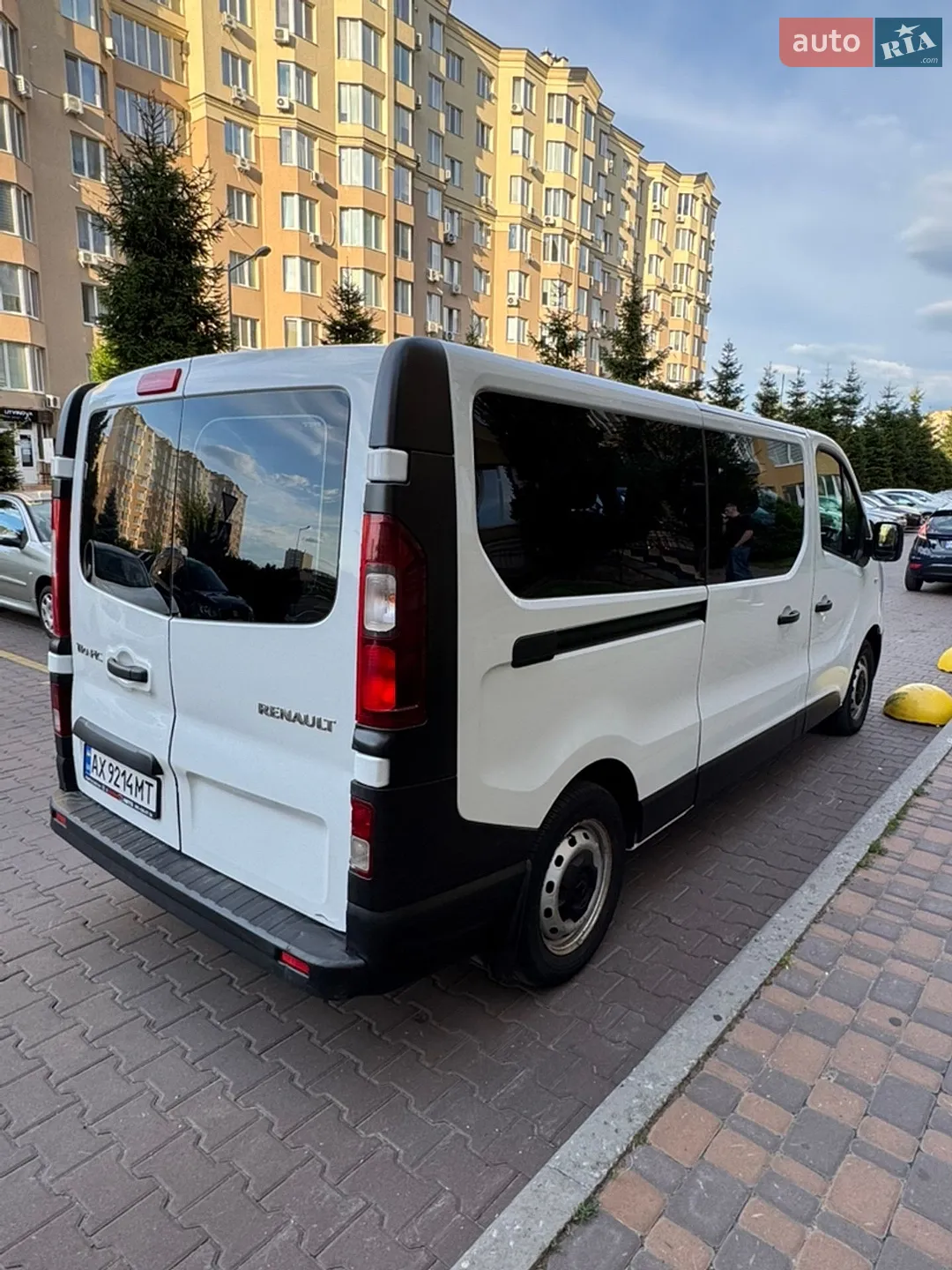 2021 Renault Trafic - мініатюра 2