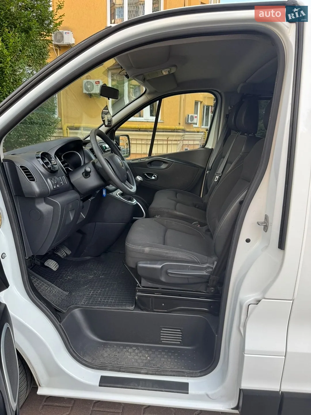 2021 Renault Trafic - мініатюра 15