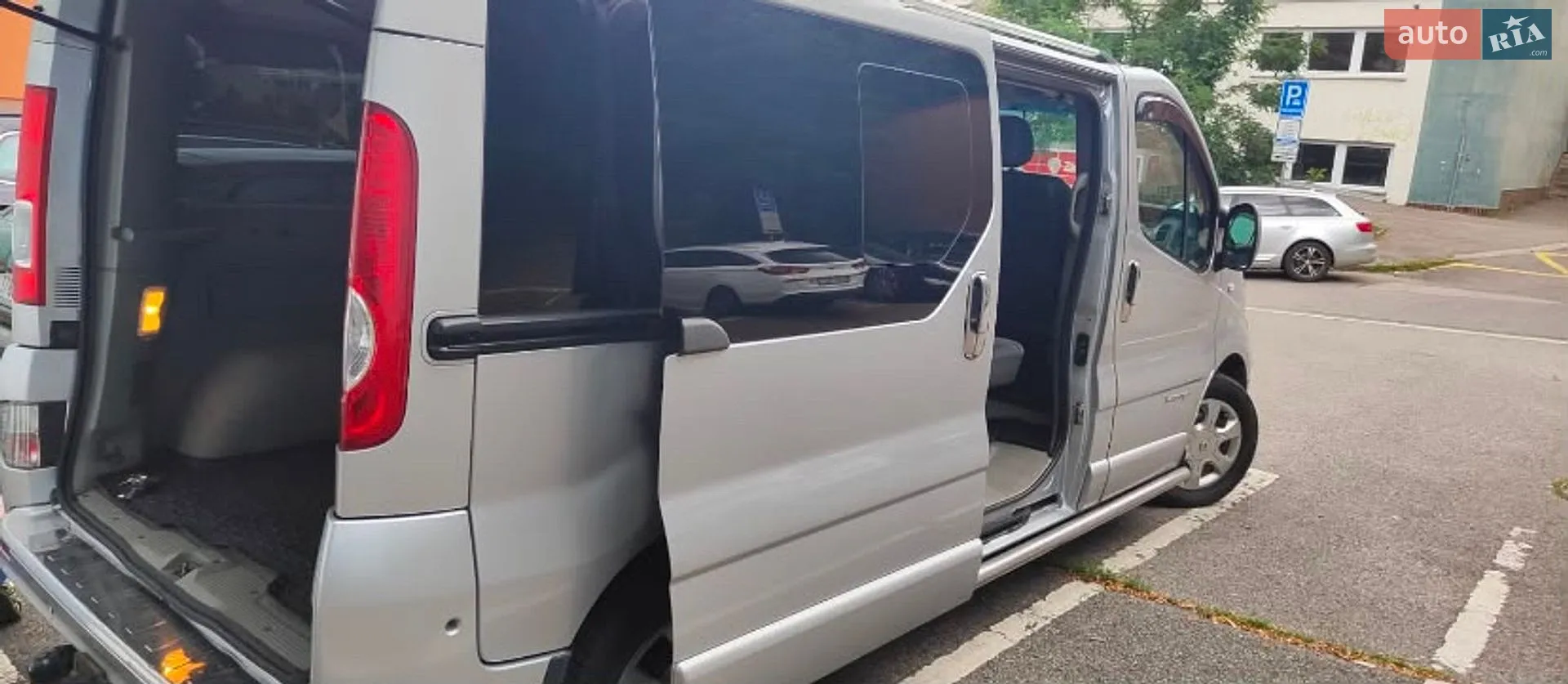 2012 Renault Trafic - мініатюра 2