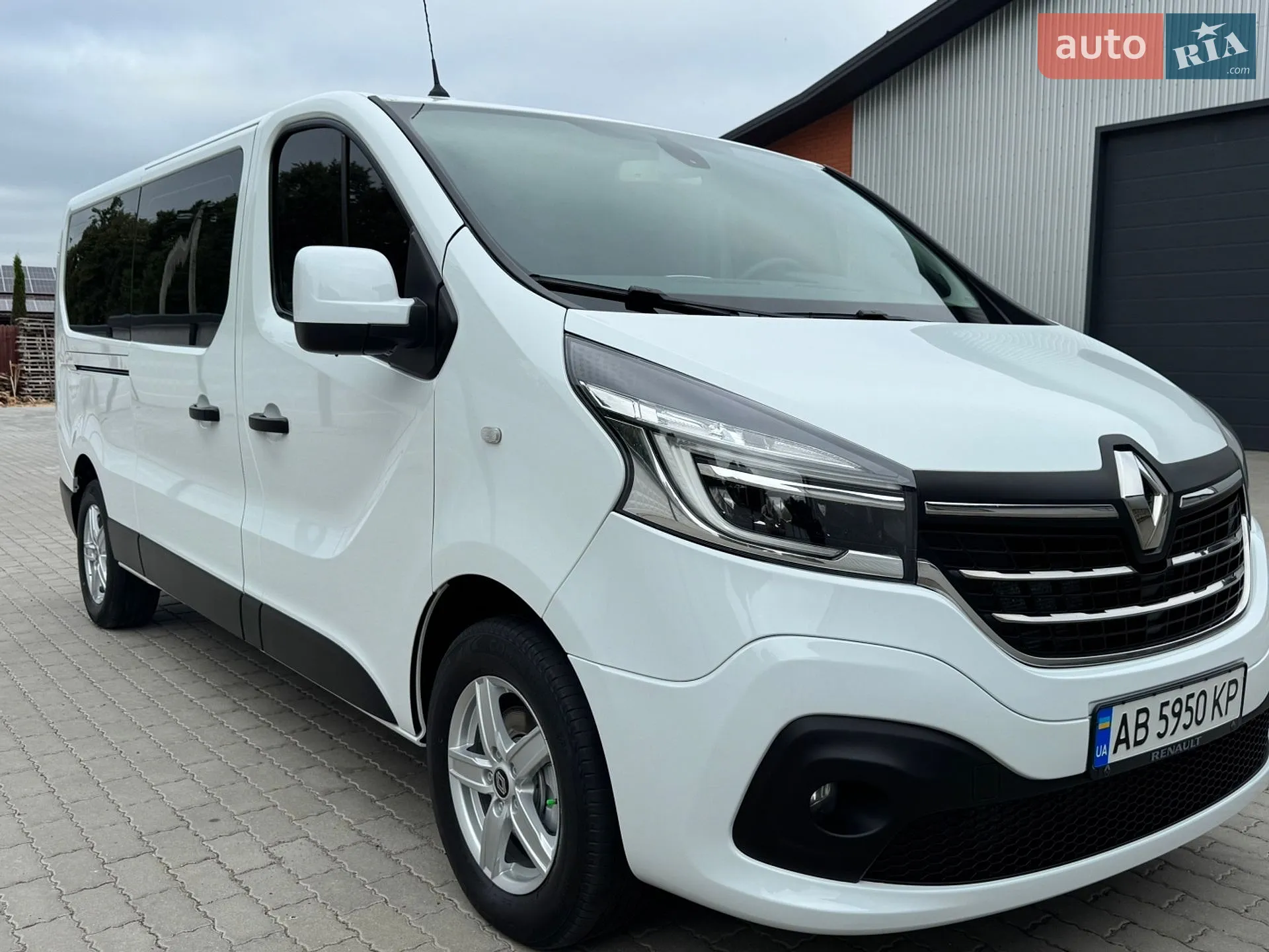 2020 Renault Trafic - мініатюра 3