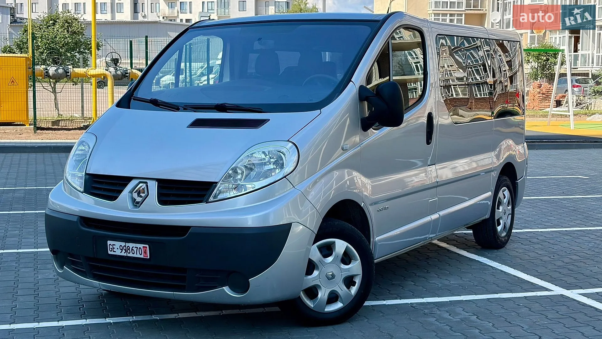 2012 Renault Trafic - мініатюра 2
