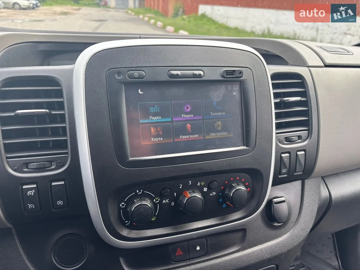 2015 Renault Trafic - мініатюра 16