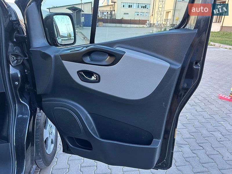 Минивэн Renault Trafic 2016 в Луцке