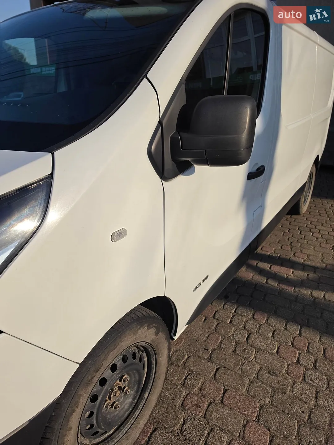 2015 Renault Trafic - мініатюра 3