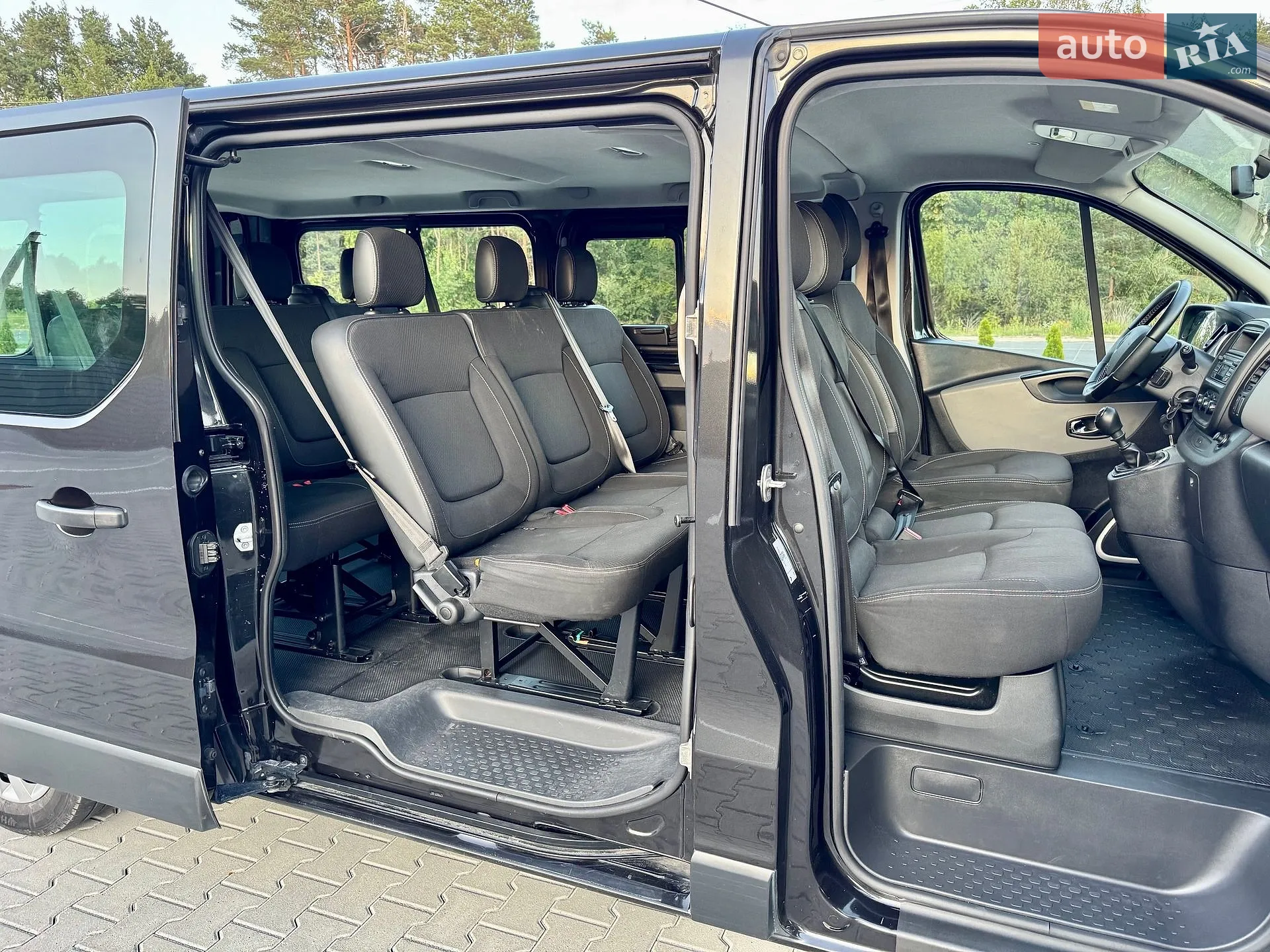 2017 Renault Trafic - мініатюра 2