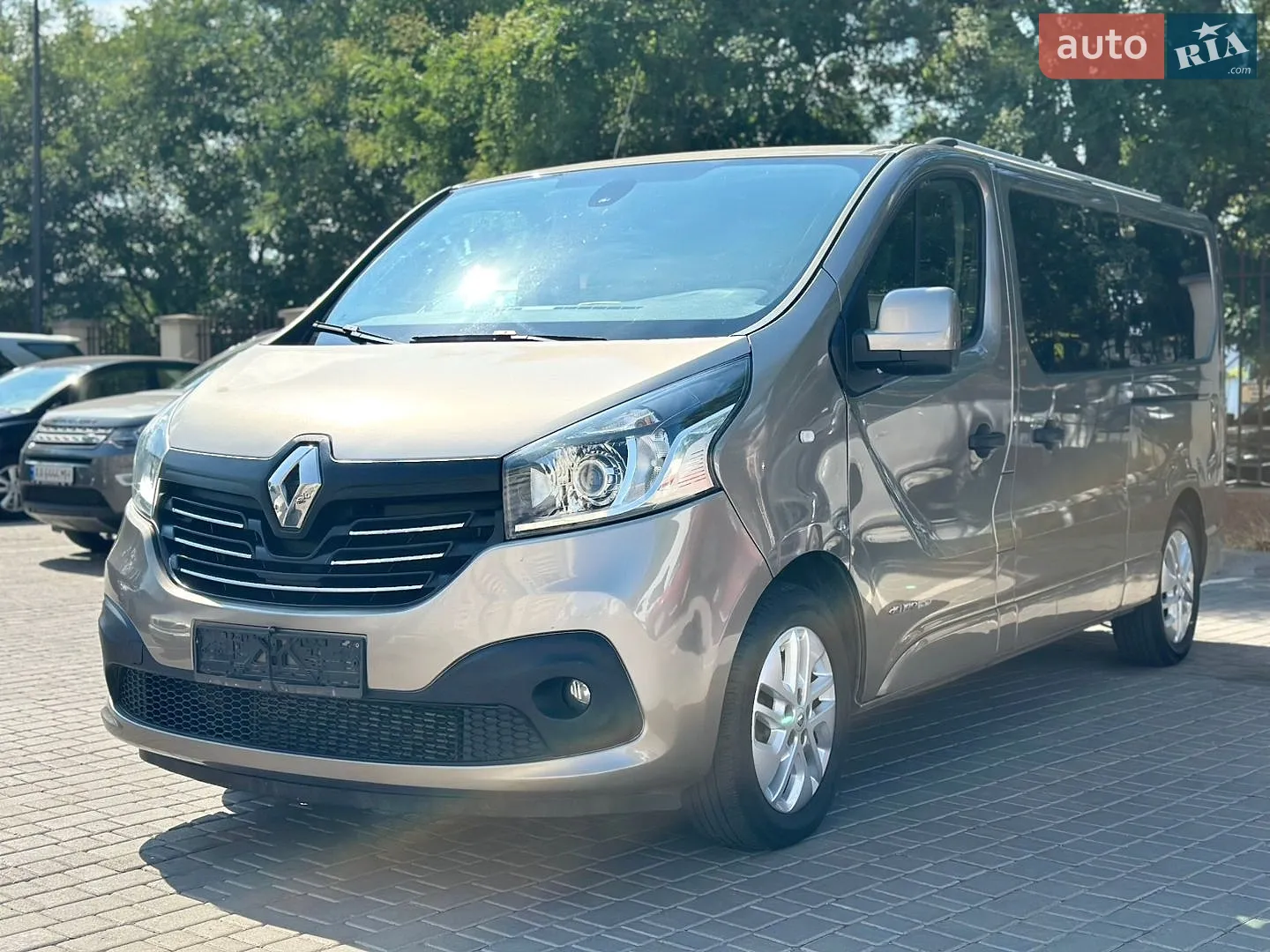 2016 Renault Trafic - мініатюра 2