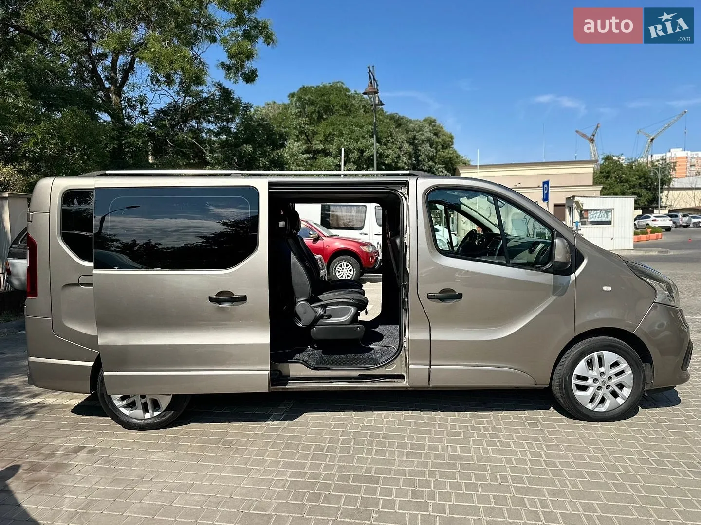 2016 Renault Trafic - мініатюра 9