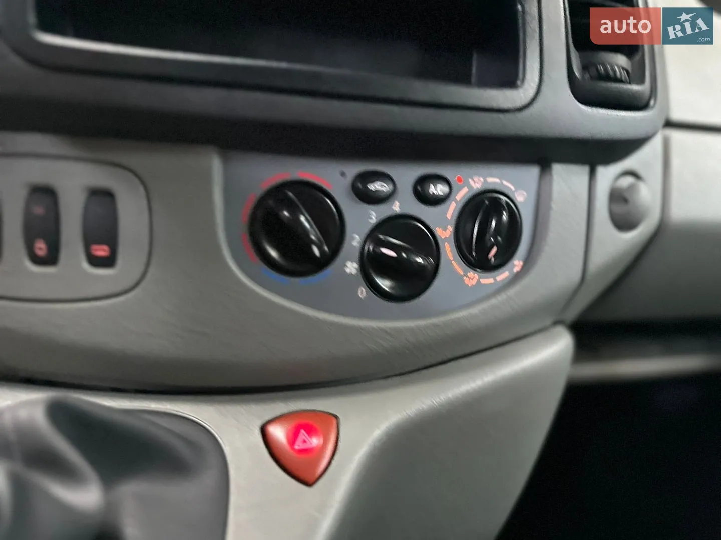 2011 Renault Trafic - мініатюра 30
