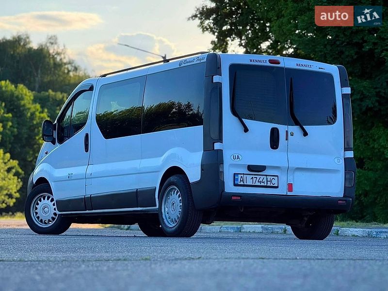 Мінівен Renault Trafic 2003 в Мені