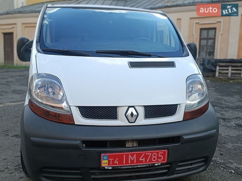 Мінівен Renault Trafic 2004 в Кременці