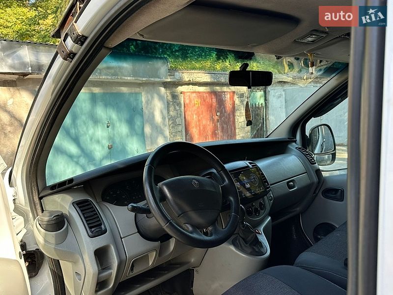Минивэн Renault Trafic 2004 в Каменец-Подольском