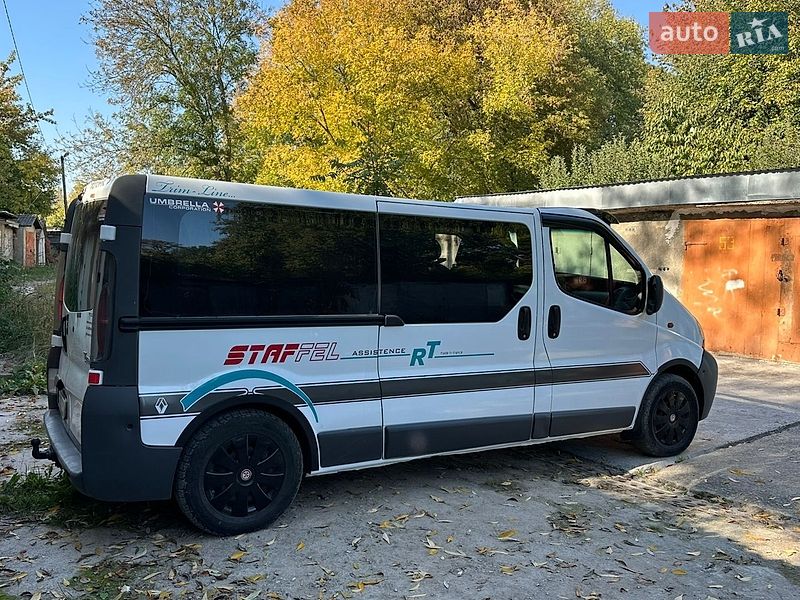 Минивэн Renault Trafic 2004 в Каменец-Подольском