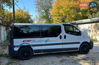 Минивэн Renault Trafic 2004 в Каменец-Подольском