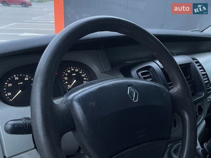 Минивэн Renault Trafic 2006 в Виннице
