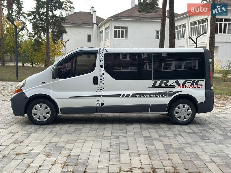 Минивэн Renault Trafic 2004 в Ахтырке