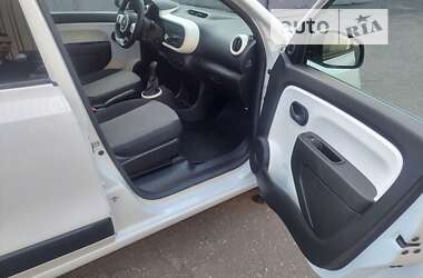 Хетчбек Renault Twingo 2017 в 