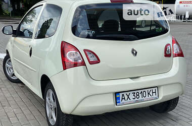 Хэтчбек Renault Twingo 2012 в 