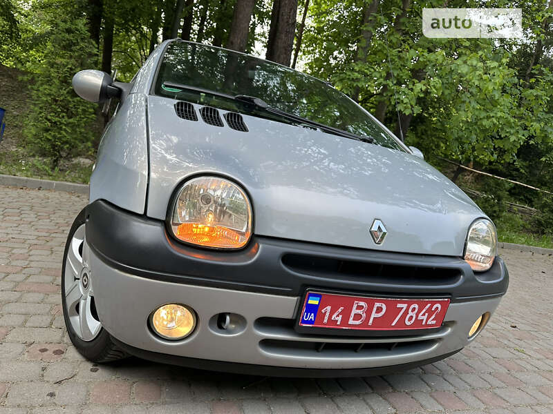 Хэтчбек Renault Twingo 2005 в 
