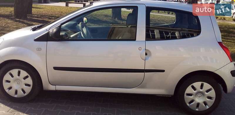 Хэтчбек Renault Twingo 2008 в Звягеле