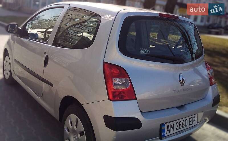 Хэтчбек Renault Twingo 2008 в Звягеле