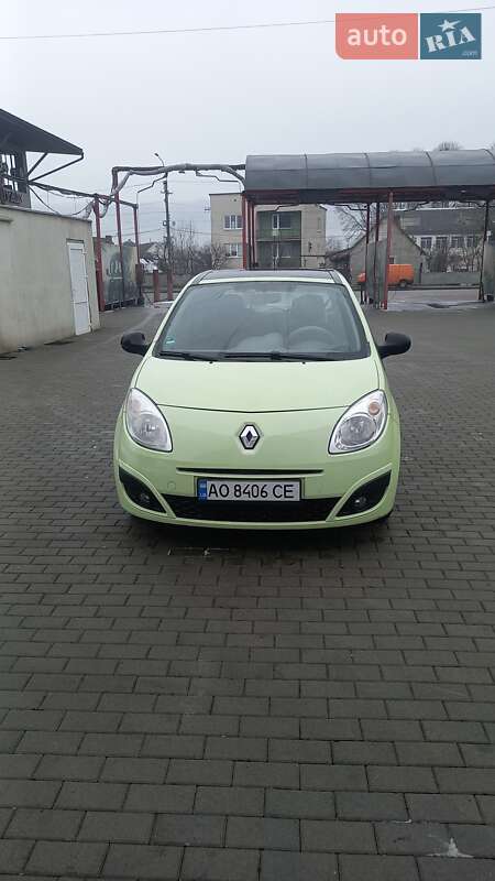 Хэтчбек Renault Twingo 2008 в Хусте