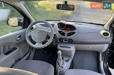 Хэтчбек Renault Twingo 2011 в 