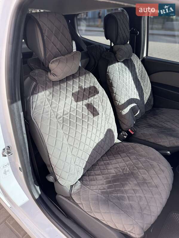 Хетчбек Renault Twingo 2011 в Дніпрі