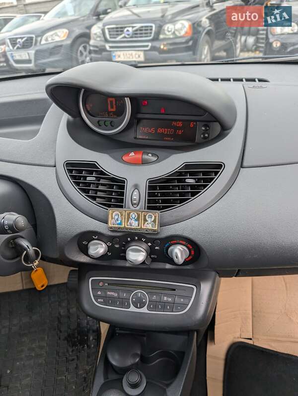 Хэтчбек Renault Twingo 2011 в Ровно