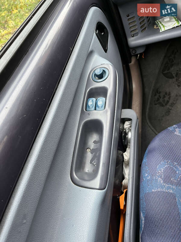 Хетчбек Renault Twingo 1995 в Кам'янці-Бузькій фото 6 Хетчбек Renault Twingo 1995 в Кам'янці-Бузькій