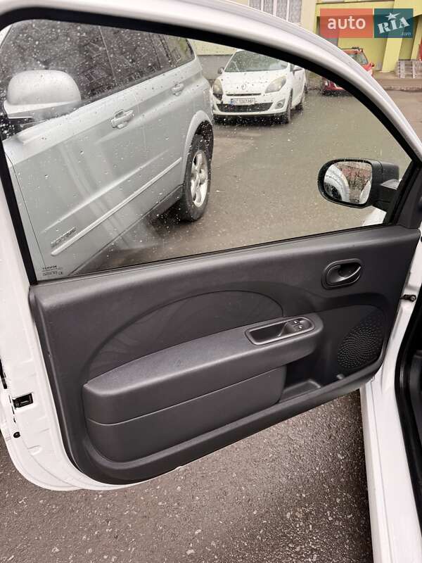 Хэтчбек Renault Twingo 2012 в Львове