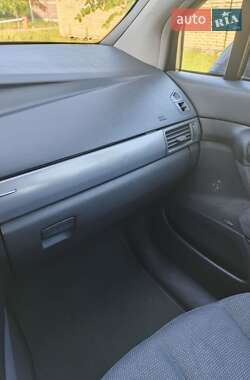 Хэтчбек Renault Vel Satis 2002 в 