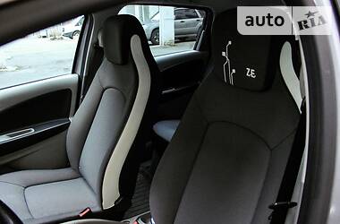 Хетчбек Renault Zoe 2014 в 