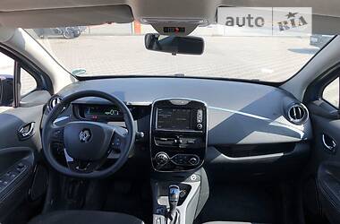 Хэтчбек Renault Zoe 2018 в 