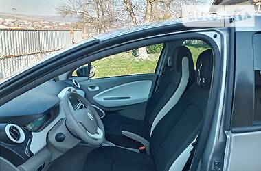 Хетчбек Renault Zoe 2015 в 