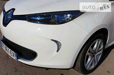 Хетчбек Renault Zoe 2015 в 