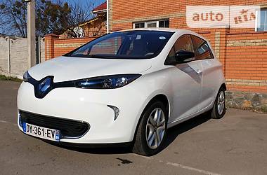 Хетчбек Renault Zoe 2015 в 