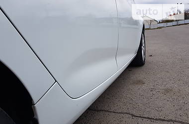 Хетчбек Renault Zoe 2013 в 