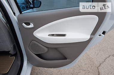 Хетчбек Renault Zoe 2013 в 
