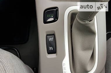 Хетчбек Renault Zoe 2013 в 