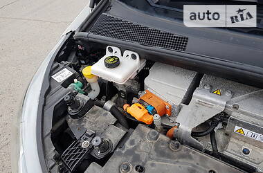 Хетчбек Renault Zoe 2013 в 