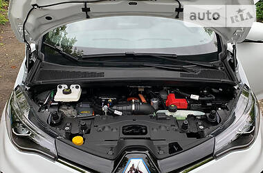 Хэтчбек Renault Zoe 2020 в 
