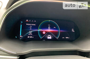 Хэтчбек Renault Zoe 2020 в 