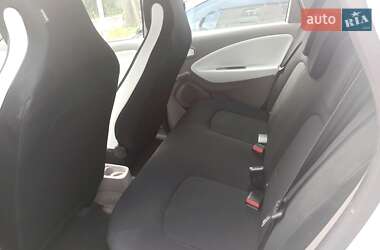 Хэтчбек Renault Zoe 2018 в 