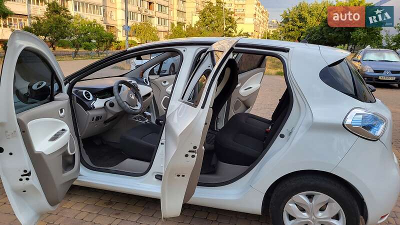 Хэтчбек Renault Zoe 2015 в Киеве