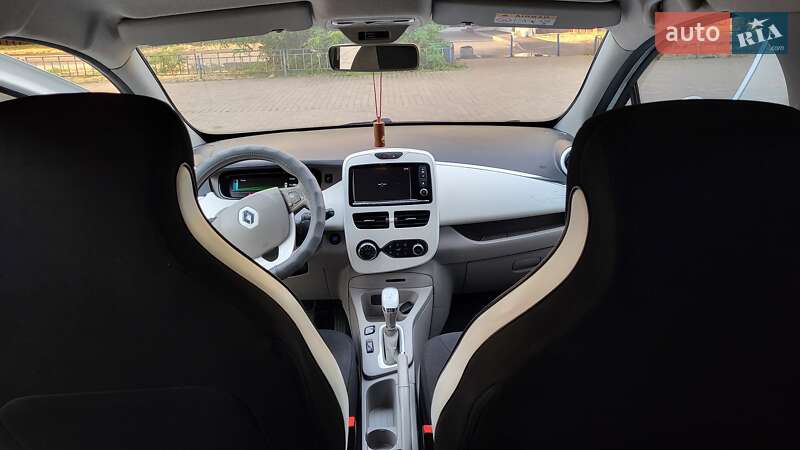 Хэтчбек Renault Zoe 2015 в Киеве
