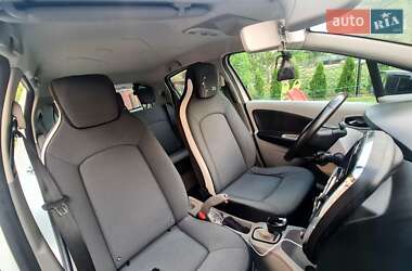 Хетчбек Renault Zoe 2015 в 
