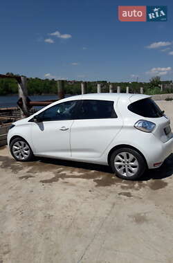 Хэтчбек Renault Zoe 2015 в 